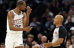 开云下载-NBA豪强对抗全面展开精彩激烈比赛不容错过