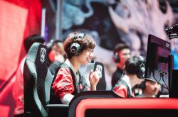 开云体育在线-DFM碾压V5，Inspired团战一打五半决赛3:1（上海）