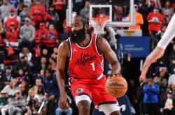 开云官网-步行者逆转快船，麦科勒姆关键制胜的简单介绍