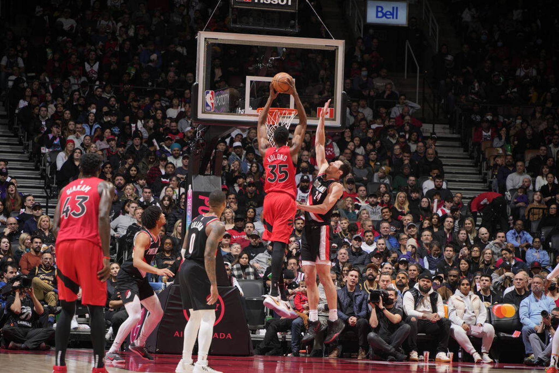 包含猛龙豪取四连胜，东部霸主之位岌岌可危的词条