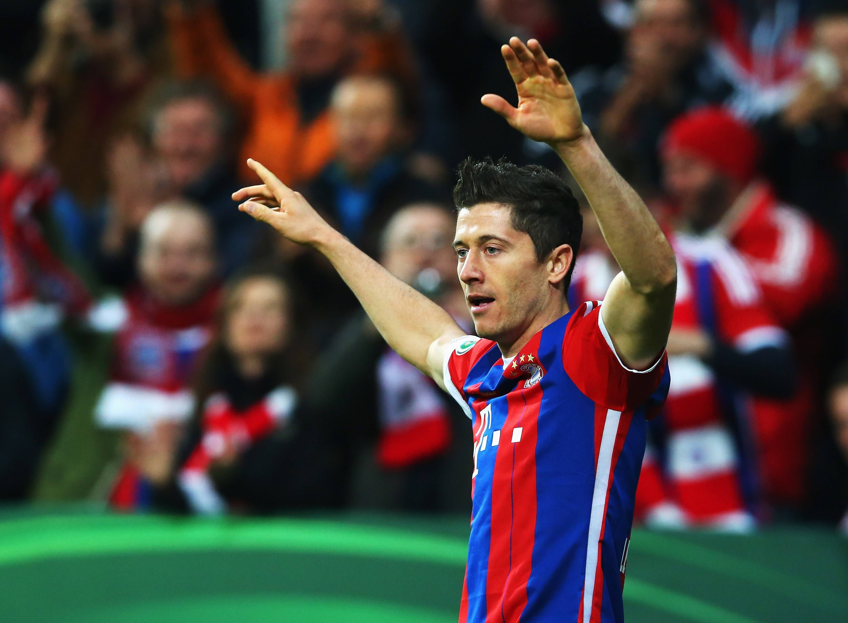 包含拜仁慕尼黑双雄再战，德国杯决赛悬念重重的词条