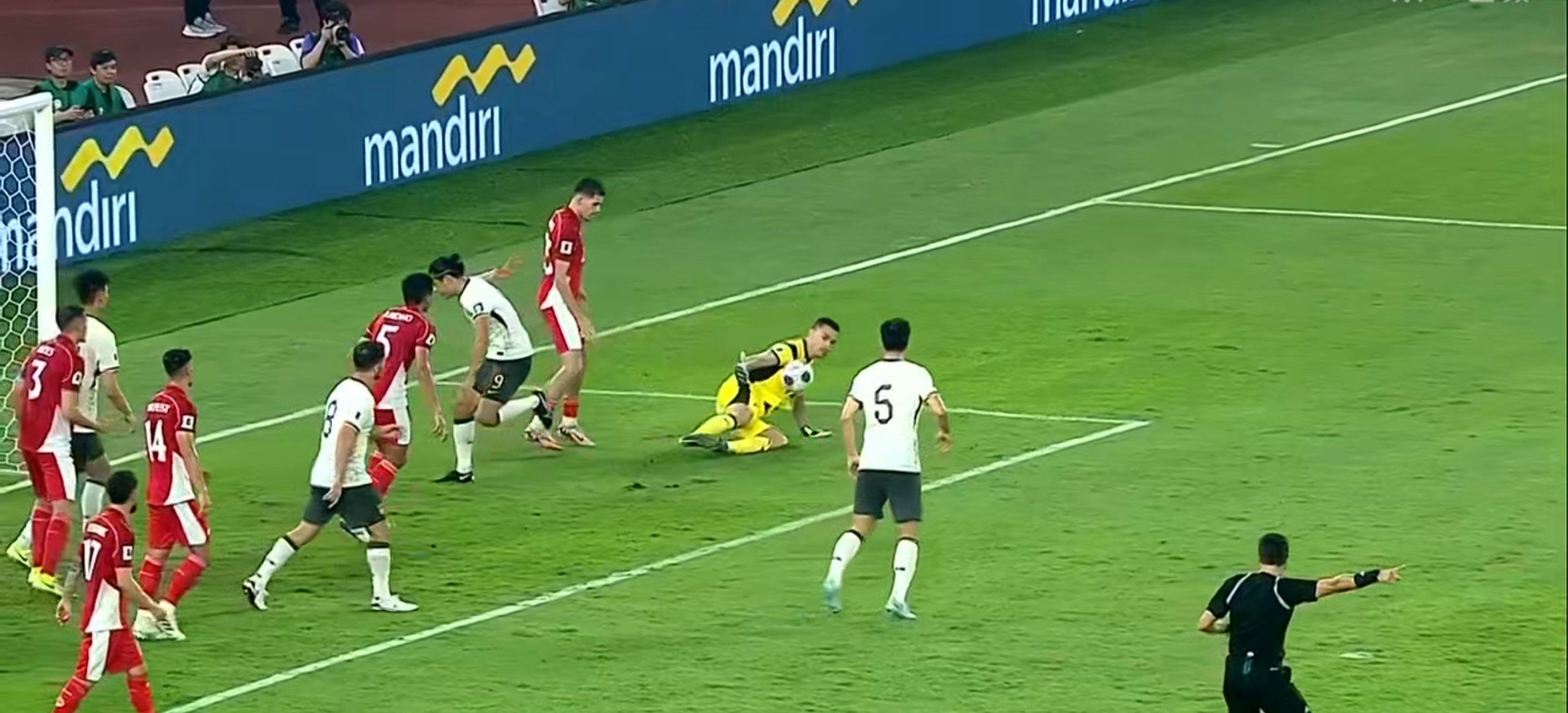 包含法罗群岛队在国际比赛中遭遇严峻考验的词条 包含法罗群岛队在国际比赛中遭遇严峻考验的词条