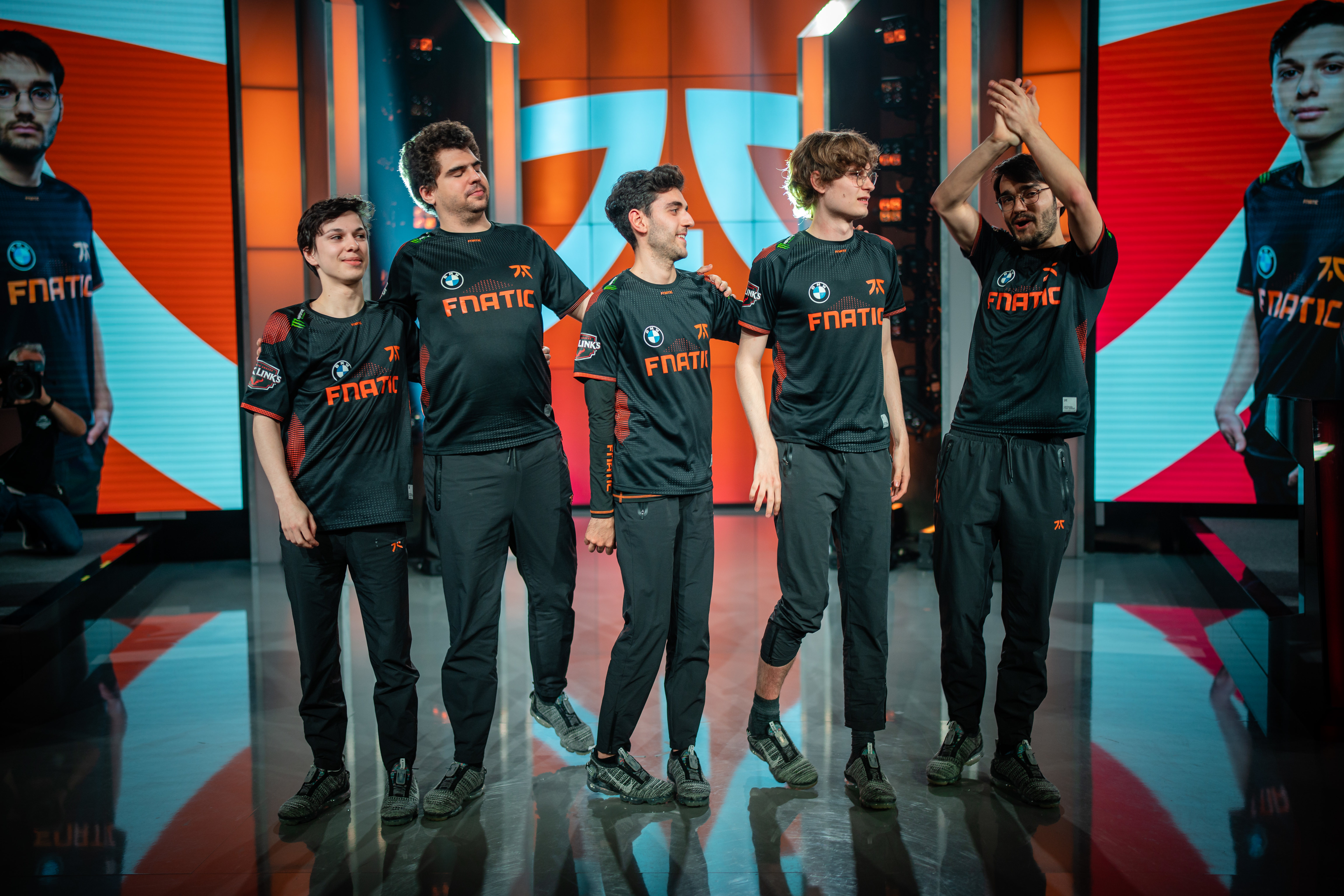 FNC鏖战HKA，Perkz高光表现的简单介绍